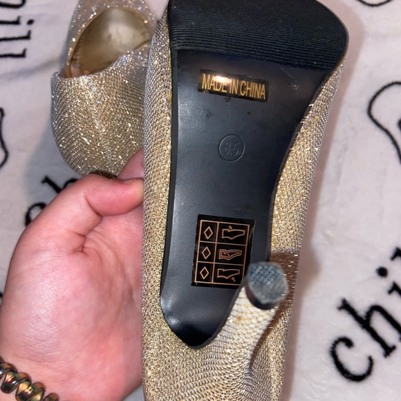 Sparkly gold David’s Bridal heels - Picture 4 of 4